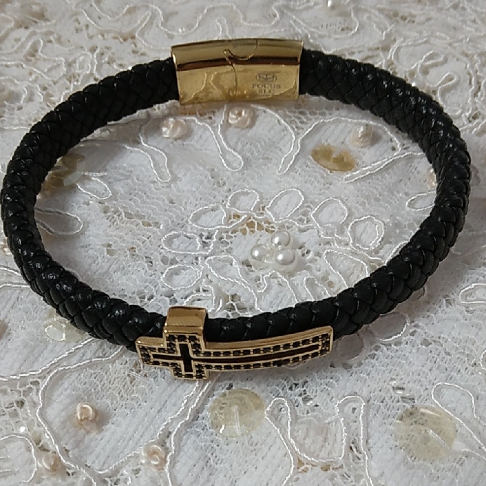 Elegant Black Mans Gold Braided Leather Bracelet
